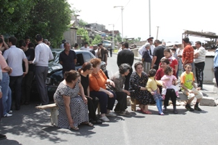 İcevan sakinləri yenidən İrəvan-Tiflis yolunu bağlayıblar